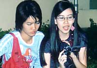 หนุ่มแก๊ง 5 มังกร  แปลงโฉม .. สวมชุดโขน หลอกเป็นผี