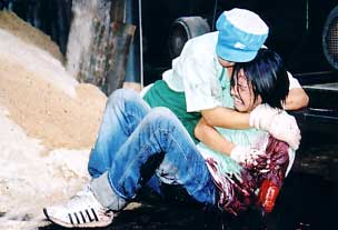 "ป๋อม"  น้ำตาตก ยอมพิการ แลกกับเงิน