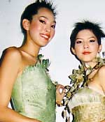 สยามเกม คว้า 3 ดาราสาว เมย์ ,ตุ๊ก,ปิ๋ม เดินแบบกลางสวนรถไฟ  ประชันโฉมชุดใบตอง