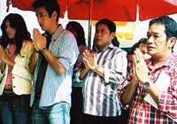 บรอดคาซท์ ไทยฯ บวงสรวงละครเรื่องใหม่ "แผ่นดินหัวใจ"