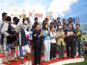 ปิดท้าย  THE WINNER   คัด 18  นักเตะ นักเรียนไทย 18  ปี