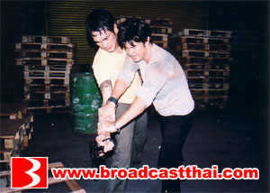 ส่งท้าย "คุณยายสายเดี่ยว"  "นก  มาร์กี้"  เกือบโดนย่างสด