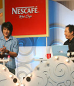 ดีเจ.จั๊ด VS ป้าแจ๋ว