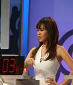 "เจนนิเฟอร์ คิ้ม" Vs "นาเดีย"