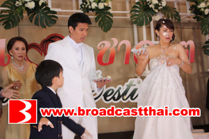 "แอน" เซ็ง!!เด็กป่วนงานแต่งปาเค้กใส่หน้าหมดสวย