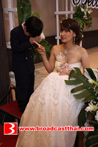 "แอน" เซ็ง!!เด็กป่วนงานแต่งปาเค้กใส่หน้าหมดสวย