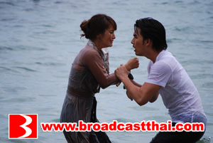 "แอน" น้อยใจ "อั้ม" โดดลงทะเลประชด!!!