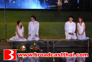 จับคู่สวีท "แอน-อั้ม" "จ๊ะจ๋า-อาร์ต" ลอยกระทงหวาน