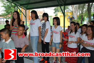 "หน่อง-อรุโณชา" นำทีม "สาปภูษา" ทำบุญฉลองเรตติ้ง