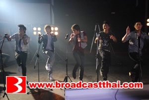 อเล็กซ์โชว์สเต็ปยักย้ายส่ายสะโพกเต้น "Nobody"