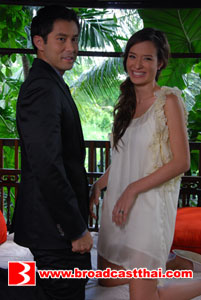 "มาร์ท-ซูซี่" จูบจนชิน จูบไป ขำไป ...