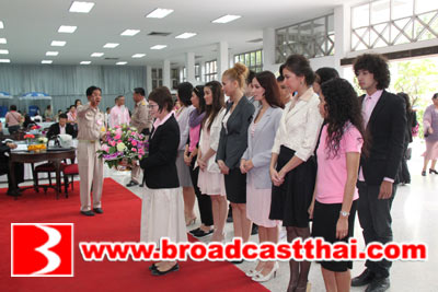 บรอดคาซท์ฯ นำทีมนักแสดง ร่วมลงนามถวายพระพรพระบาทสมเด็จพระเจ้าอยู่หัวฯ