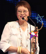 หน่อง-อรุโณชา ปลื้มเข้ารับรางวัลบุคคลเบื้องหลังแห่งปี งานไนน์เอ็นเตอร์เทน อวอร์ดส์