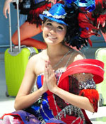 ชมพู่เปิดตัวอลังการเซิ้งโชว์กลางสุวรรณภูมิ