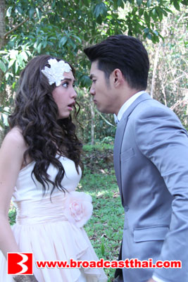 ซาร่า นางฟ้าแสนซนลงมาป่วนโลกมนุษย์ พลาดเสียเชิงอาร์ต โดนจูจุ๊บ กลายเป็นอุบัติเหตุรัก 