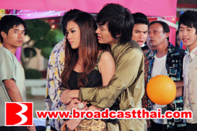 บรอดคาซท์ฯ จัดเต็มฉากใหญ่ใน "มณีแดนสรวง" เนรมิตงานวัดลอยกระทง จับ "ซาร่า" พลิกลุคสาวลูกครึ่ง เป็นเทพีนพมาศ