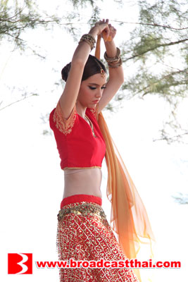 "ซาร่า" สวมบทนางระบำ  เต้นโชว์หน้าท้อง ยั่วน้ำลายมาเฟียค้ามนุษย์!!!