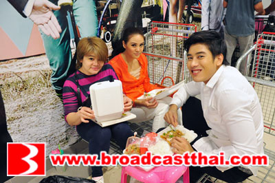 "สู้ไม่ถอย"