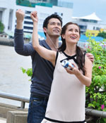 "แอน-มาร์ท" เกี่ยวแขน..ย้อนวัย เที่ยวตะลอนกรุงเทพฯ