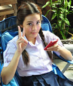 "เจนี่" เขินแอ๊ปเด็กแต่งชุดนักเรียน..ลดอายุ 13 ปี ยังได้อยู่!!