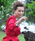 "แอน" หมดทางสู้เจอ "บุ๋ม" ขึ้นคร่อม ฉีดยาพิษ!!