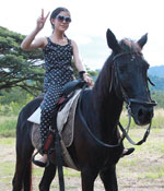 	"สายป่าน" ควบม้า กะโชว์เหนือ ม้าดันพยศ 