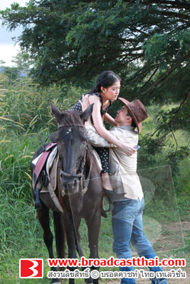 	"สายป่าน" ควบม้า กะโชว์เหนือ ม้าดันพยศ 