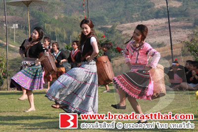 "เคน" เผลอ!!! ลืมเก๊กโหด ออกสเต็ปเต้นระบำชาวเขากับ "น้ำตาล"