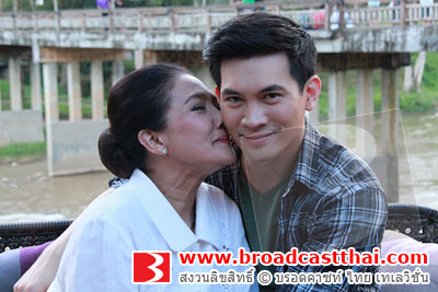 ขวัญใจสาวน้อยสาวใหญ่ในกองฯ