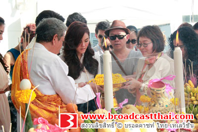 บวงสรวงละคร "ดาวเกี้ยวเดือน"