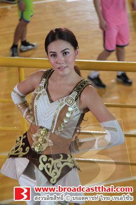 "เจนี่" นำทีม "อ้น-โบวี่" แอ๊บแบ๊ว!!! แต่งชุดนักศึกษา