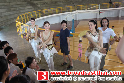 "เจนี่" นำทีม "อ้น-โบวี่" แอ๊บแบ๊ว!!! แต่งชุดนักศึกษา