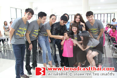 "พี่หน่อง-อรุโณชา" เรียกรวมพลนักแสดง "ดาวเกี้ยวเดือน" 