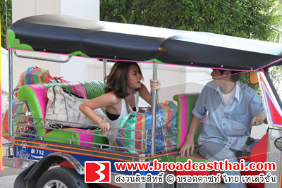 "ดาวเคียงเดือน" เปิดเรื่องสุดฮา!!! 