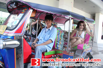 "ดาวเคียงเดือน" เปิดเรื่องสุดฮา!!! 