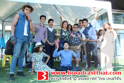 "ดาวเคียงเดือน" รวมนักแสดงกว่าครึ่งเรื่อง เข้าฉากถ่ายงานโฆษณา