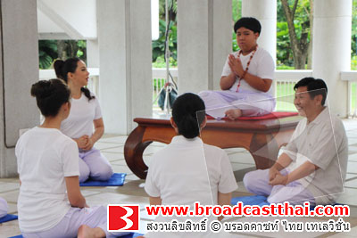 ปลอมตัวไปปฏิบัติธรรม