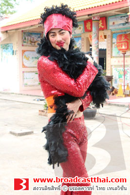 "ฟิล์ม" แต๋วแตก! แต่งคาบาเร่ แดนซ์สะดิ้ง