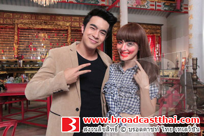 "ฟิล์ม-ไต้ฝุ่น" ขำ! "ซูซี่" ไม่ห่วงสวย ยอมแต่งหน้าเละ