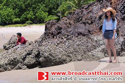 ซาร่านั่งร้องไห้ คนละฝั่งโขดหินกับป๊อป