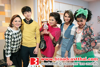 "โทนี่" อาสา เป็นราชรถให้ "ซาร่า" 