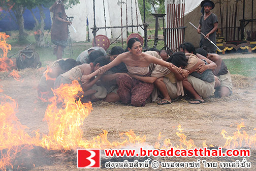 "นุ่น" ระทึก! ถูก "ลิฟท์" จับเผาไฟ "เต้ย-อาร์ต" สวมบทฮีโร่ โผล่ช่วยชีวิต