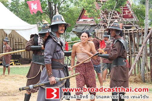 "นุ่น" ระทึก! ถูก "ลิฟท์" จับเผาไฟ "เต้ย-อาร์ต" สวมบทฮีโร่ โผล่ช่วยชีวิต