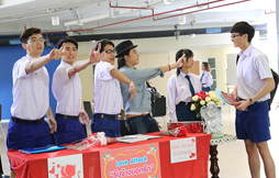 วาเลนไทน์วายวุ่น