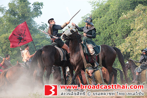 "ภูริ" บู๊เดือด! หวิดตกหลังม้า