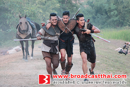 "ภูริ" บู๊เดือด! หวิดตกหลังม้า