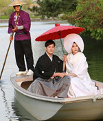 "ชมพู่-อารยา" ล่องเรือเข้าพิธีแต่งงานสุดสวีท "เคน-ภูภูมิ" เป็นปลื้ม!! ครั้งหนึ่งในชีวิตได้ใส่ชุดแต่งงานญี่ปุ่นดั้งเดิม