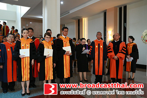 ชื่นมื่น ปลื้มปริ่มกันถ้วนหน้า พี่หน่อง-อรุโณชา บิ๊กบอสคนเก่ง แห่งบรอดคาซท์ คว้าดุษฎีบัณฑิตกิตติมศักดิ์ เหล่านักแสดง พนักงานร่วมแสดงความยินดีกันถ้วนหน้า