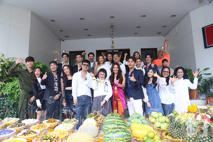 เตรียมฮาน้ำตาเล็ด "บอย-น้ำตาล-ปั้นจั่น-ปราง-ก๊อต-มายด์" FullTeam จัดเต็ม ปักหมุด "สายลับลิปกลอส" บวงสรวงเอาฤกษ์เอาชัย พร้อมเปิดกล้องเร็วๆ นี้