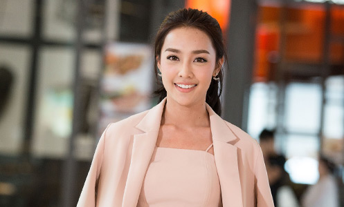 น้ำตาล-พิจักขณา สนุกกับการสลัดลุคใหม่ แปลงโฉมเป็นแก้วหน้าม้า  